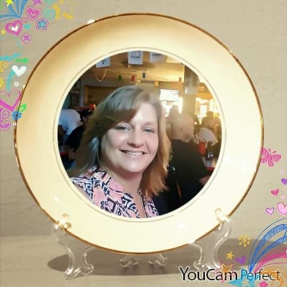 Meet your Posher, Edith - Picture 1 of 1